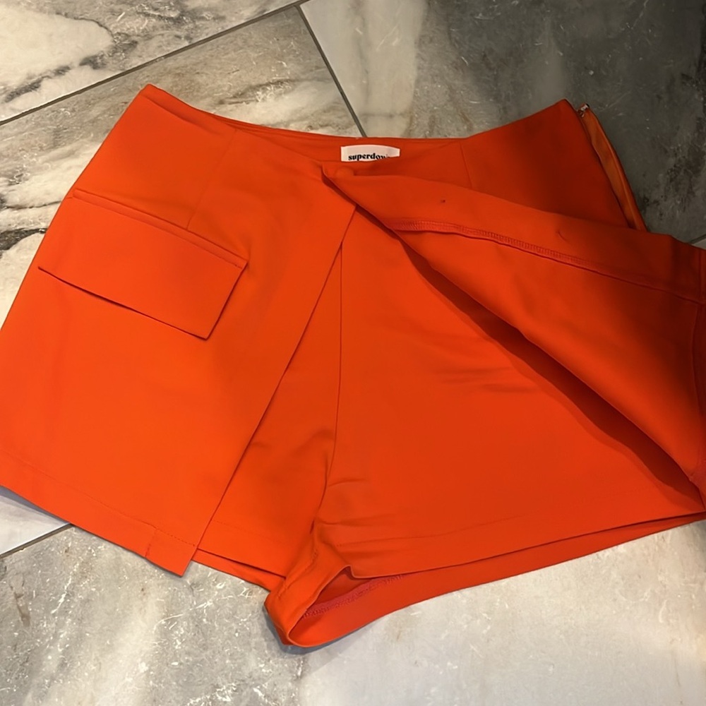 Superdown Split front Skort -Small - Picture 9 of 10